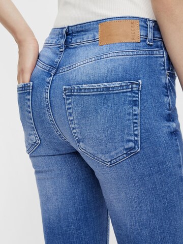 Skinny Jean 'DELLY' PIECES en bleu