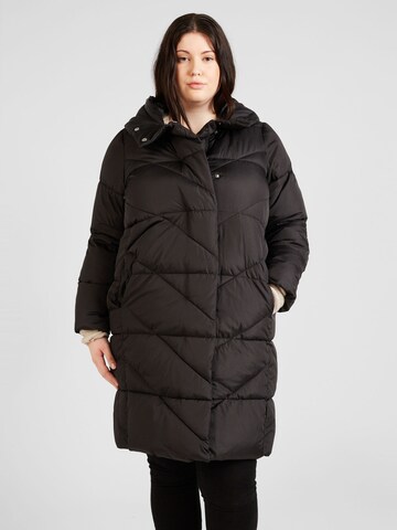 Vero Moda Curve Wintermantel 'LIGASOFIE' in Zwart: voorkant