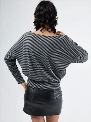 Busem Blouse in Black