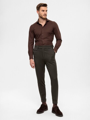 Antioch Slim fit Trousers with creases in Green