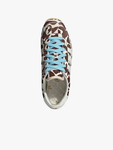 Baskets basses ADIDAS en beige