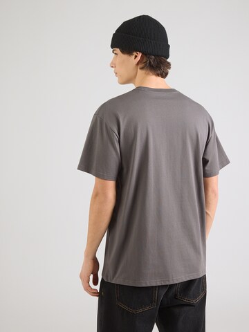 Carhartt WIP Majica 'Chase' | siva barva