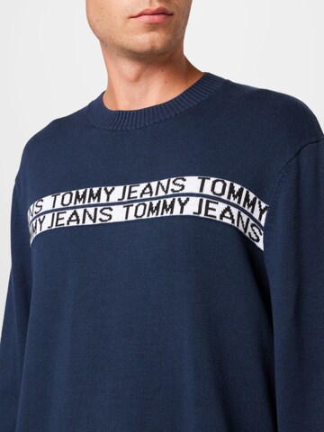 Pulover de la Tommy Jeans pe albastru