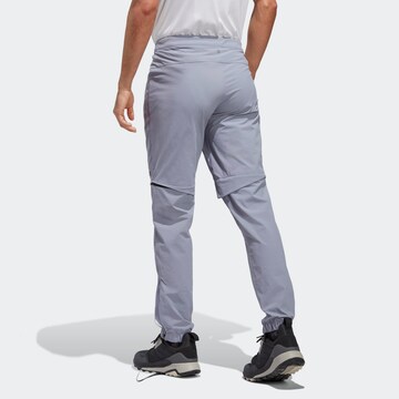Effilé Pantalon outdoor ADIDAS TERREX en gris
