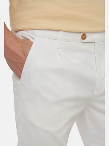 Boggi Milano Regular Pleat-Front Pants in White