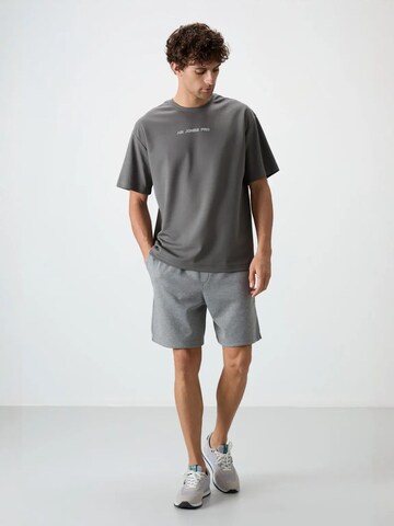 Tommy Life T-Shirts in Grau