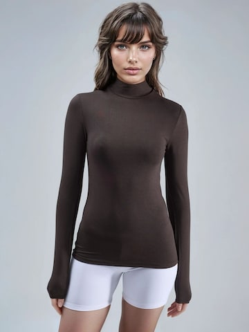 Busem Shirt in Bruin: voorkant