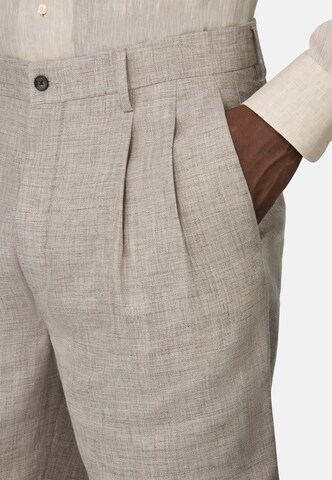 Boggi Milano Regular Pleat-front trousers in Beige