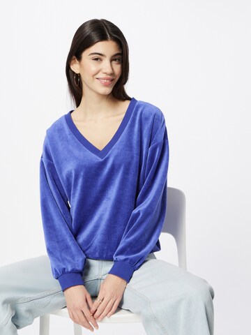 GAP Sweatshirt in Blue: front