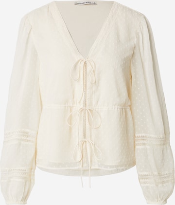 Abercrombie & FitchBluza - bijela boja: prednji dio