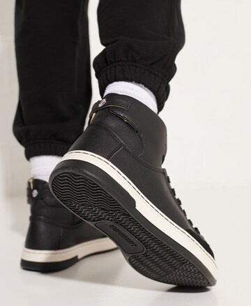 Superdry Sneaker in Schwarz