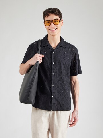 Only & Sons Comfort fit Button Up Shirt 'ONSAron' in Black: front