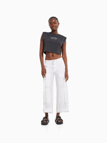 Bershka Loosefit Hose in Weiß