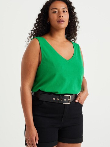 WE Fashion - Top en verde: frente