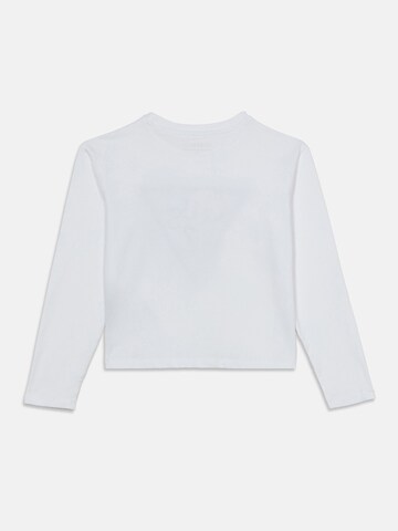 Tricou de la GUESS pe alb