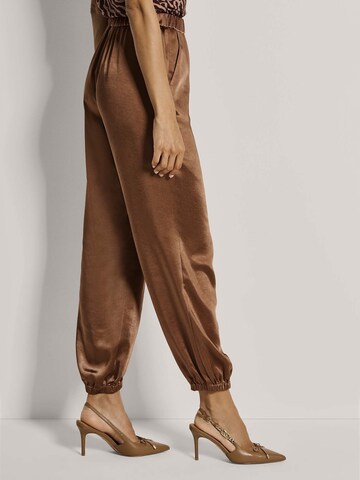 MADELEINE Tapered Hose in Braun