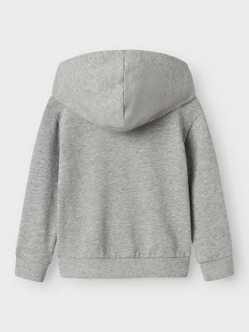 NAME IT - Sudadera con cremallera en gris