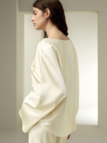 Lilysilk - Blusa en blanco