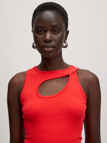 EDITED Top 'Ursel' in Red