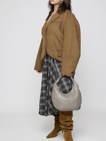 Picard Schultertasche 'Gretel' in Grau