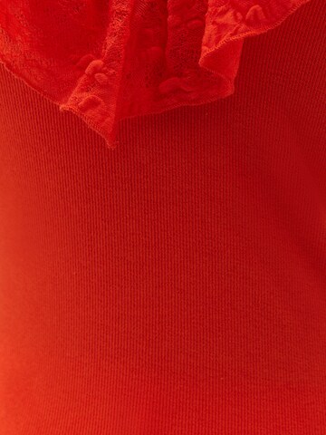 OXXO Top in Rot