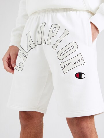 Champion Authentic Athletic Apparel Loosefit Shorts in Weiß