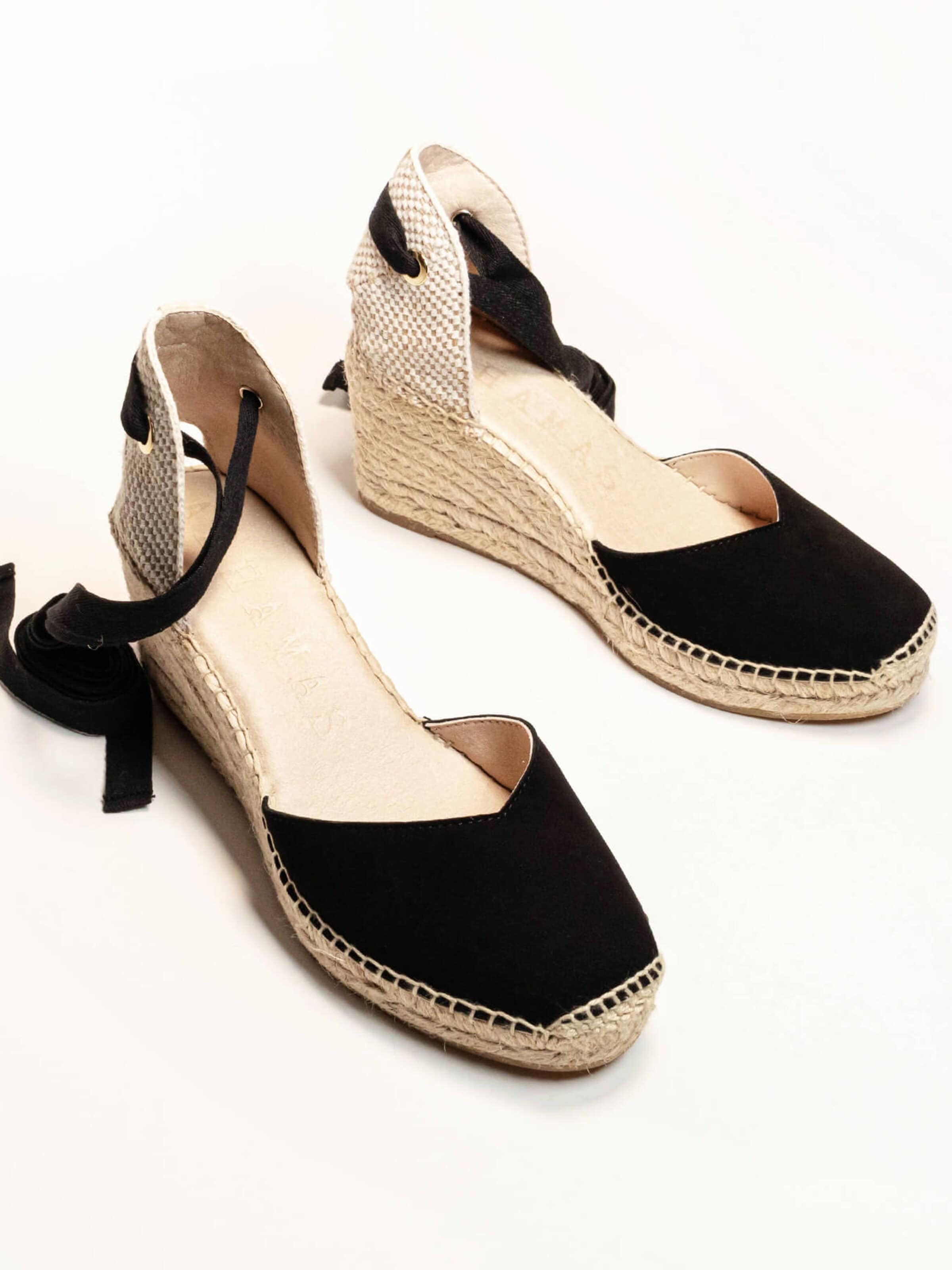 Sandalo 'Alpargata Cuña 7 cm' di Alhamas in nero