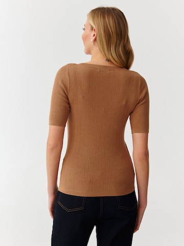 TATUUM Sweter 'SALMIKO' w kolorze brązowy