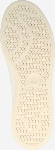 ADIDAS ORIGINALS Matalavartiset tennarit 'Stan Smith Lux' värissä valkoinen