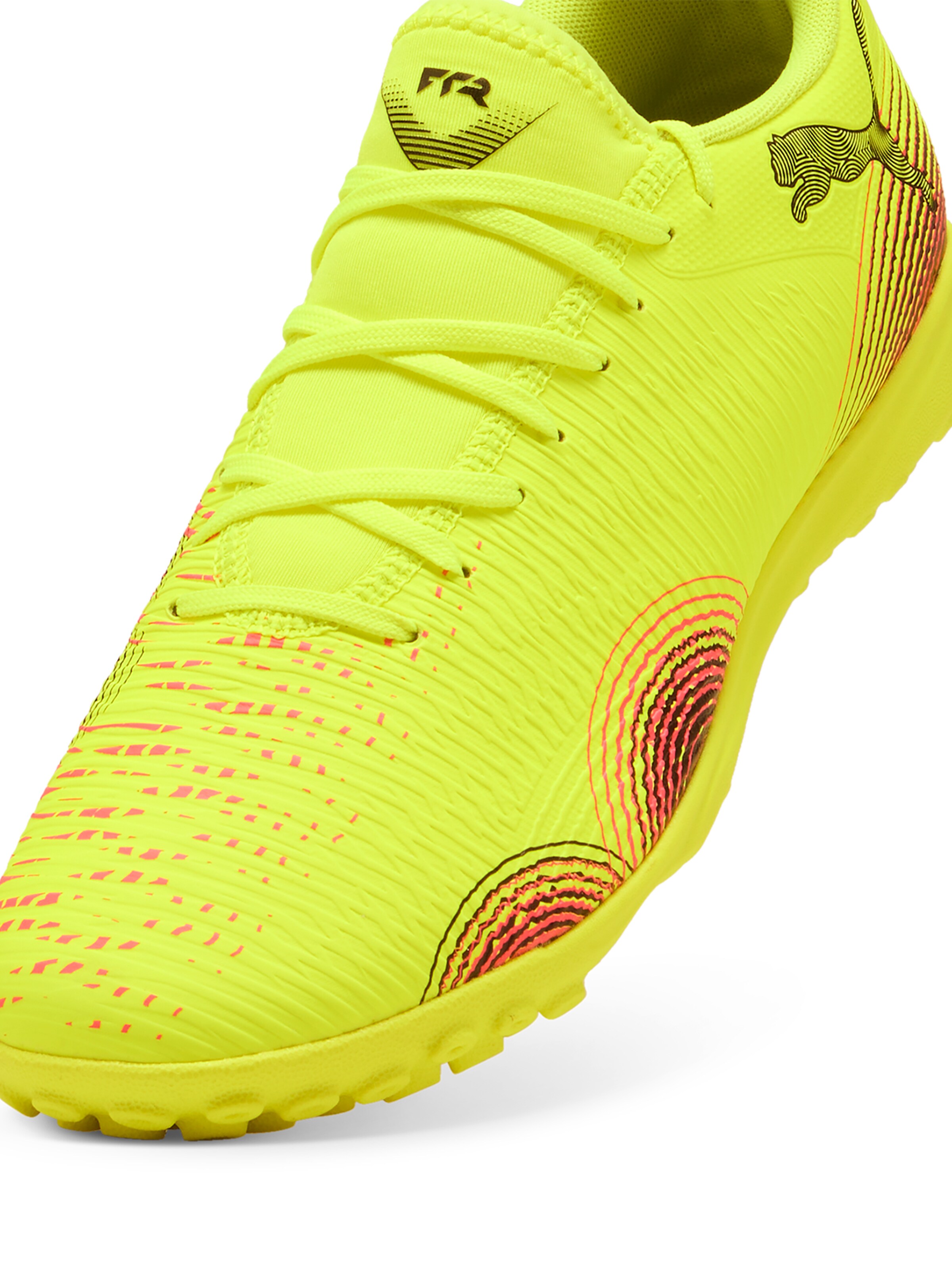 PUMA Jalkapallokengät 'Future 8 Play' värissä keltainen