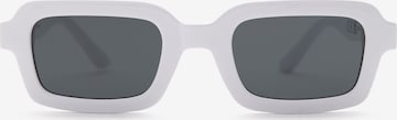 Pull&Bear Sunglasses in White: front