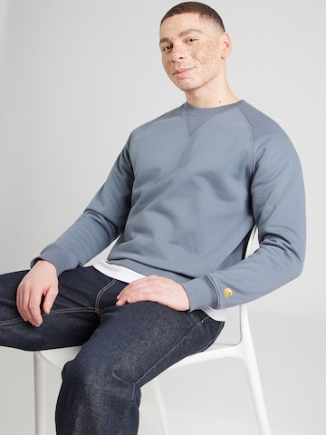 Carhartt WIP Суичър 'Chase' в синьо: отпред