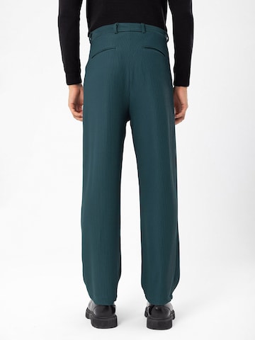 Antioch Loose fit Pleat-front trousers in Green