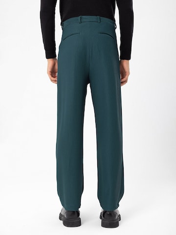 Antioch Loose fit Pleat-Front Pants in Green