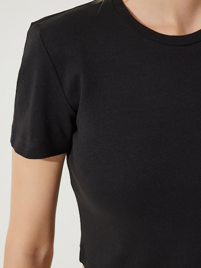 Happiness İstanbul T-shirt en noir, Vue avec produit