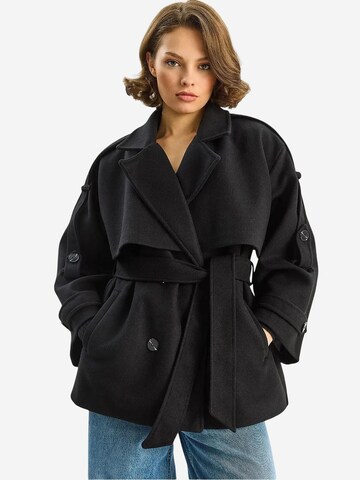 Cappotto invernale 'Mäntel' di Bianco Lucci in nero: frontale