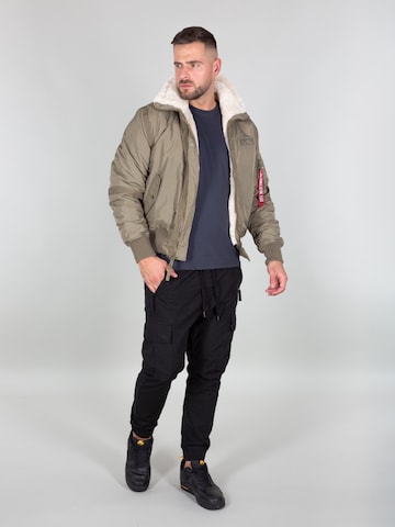 Regular fit Giacca di mezza stagione di ALPHA INDUSTRIES in verde