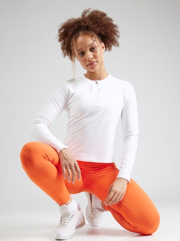 NIKE Funkční tričko – bílá: přední strana