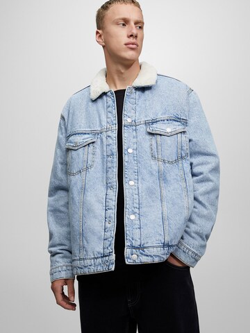 Veste mi-saison Pull&Bear en bleu : devant