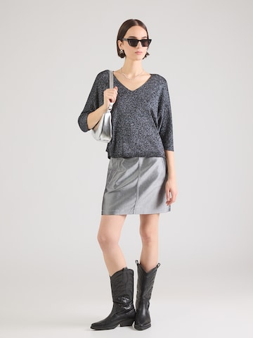 Pulover 'Fe44rayy' de la ZABAIONE pe negru