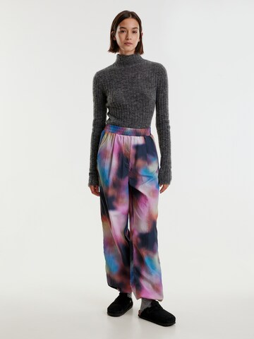 Loosefit Pantaloni 'Liya' di EDITED in colori misti