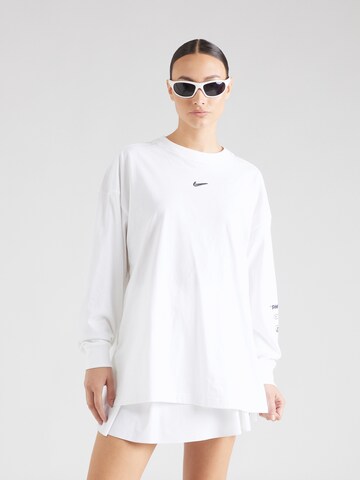 Nike Sportswear - Camiseta 'SWOOSH' en blanco