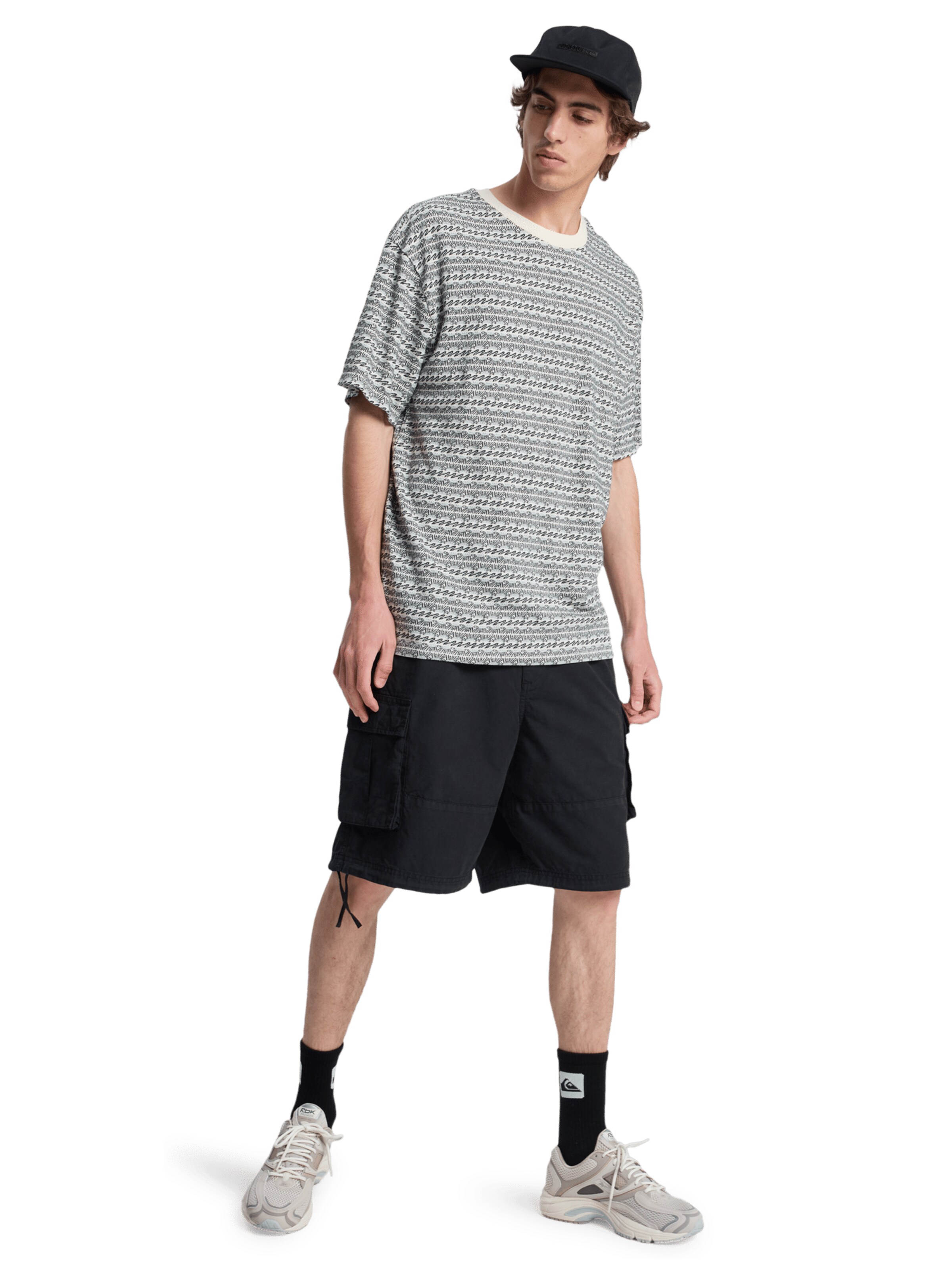 QUIKSILVER Regular Shorts 'Freefall Cargo' in Schwarz