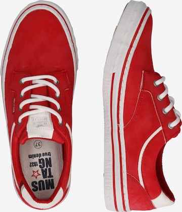 Sneaker bassa di MUSTANG in rosso