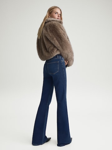 Bershka Разкроени Дънки в синьо