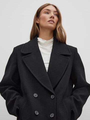 RÆRE by Lorena Rae Mantel in Schwarz
