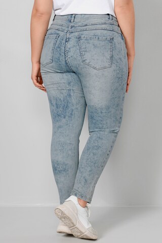 Janet & Joyce Slim fit Jeans in Blue