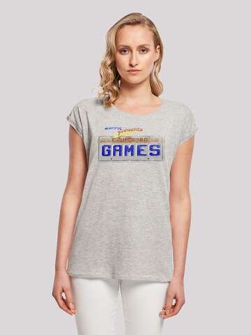 F4NT4STIC Shirt 'Retro Gaming California Games Plate' in Grijs: voorkant