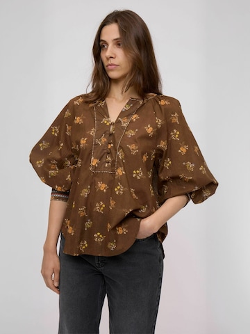 Odd Molly Shirt ' Beautiful ' in Bruin: voorkant