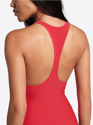 ARENABustier Sportski kupaći kostim 'ICONS RACER BACK' - crvena boja